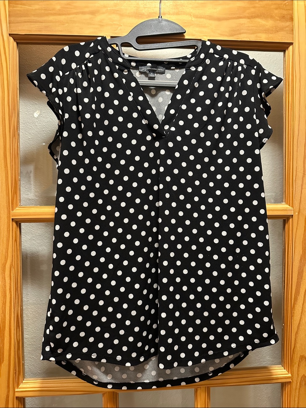 Adrianna Papell Black Polka Dot V-Neck Flutter Sleeve Blouse